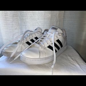 Adidas men’s grand court 10.5 US